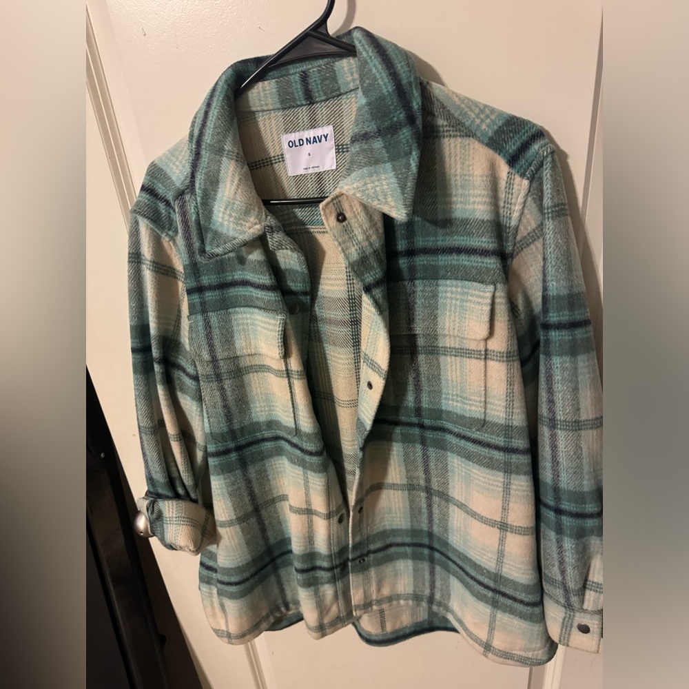 Brand new, never worn, women’s size S thick wool shacket